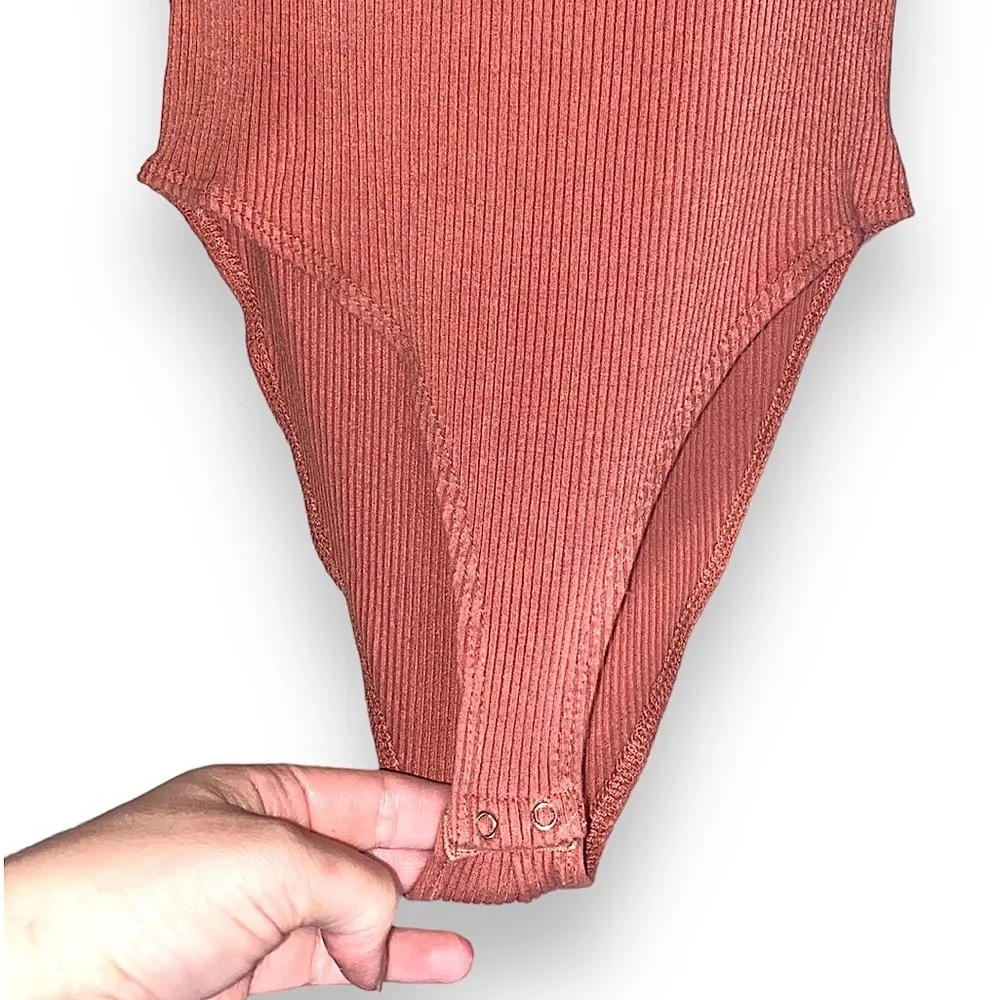 Long sleeve Rust colored ribbed Body suit - Image 3
