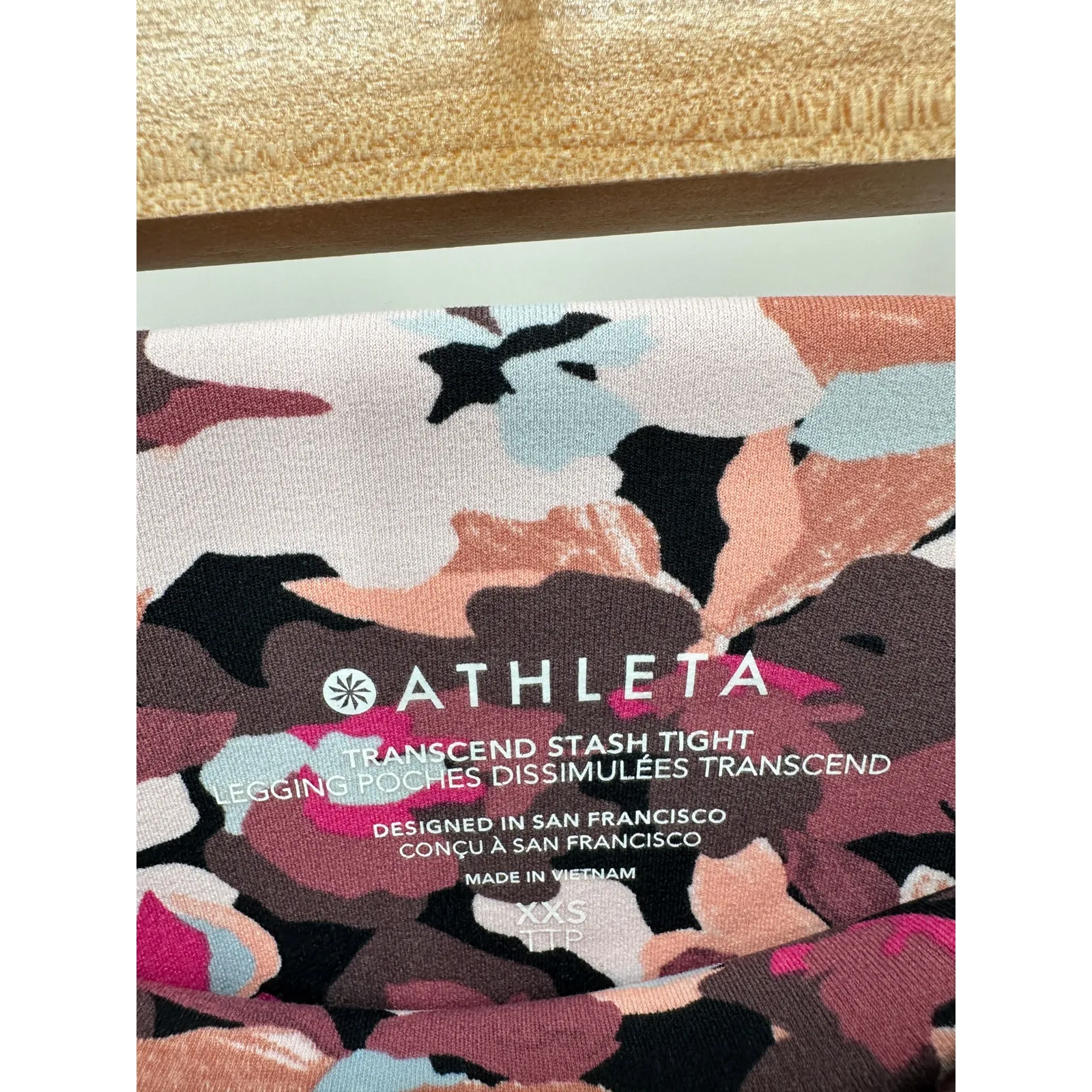 Athleta Transcend Stash Tight Leggings Women XXS Purple Pink Floral 23" Inseam - Image 7