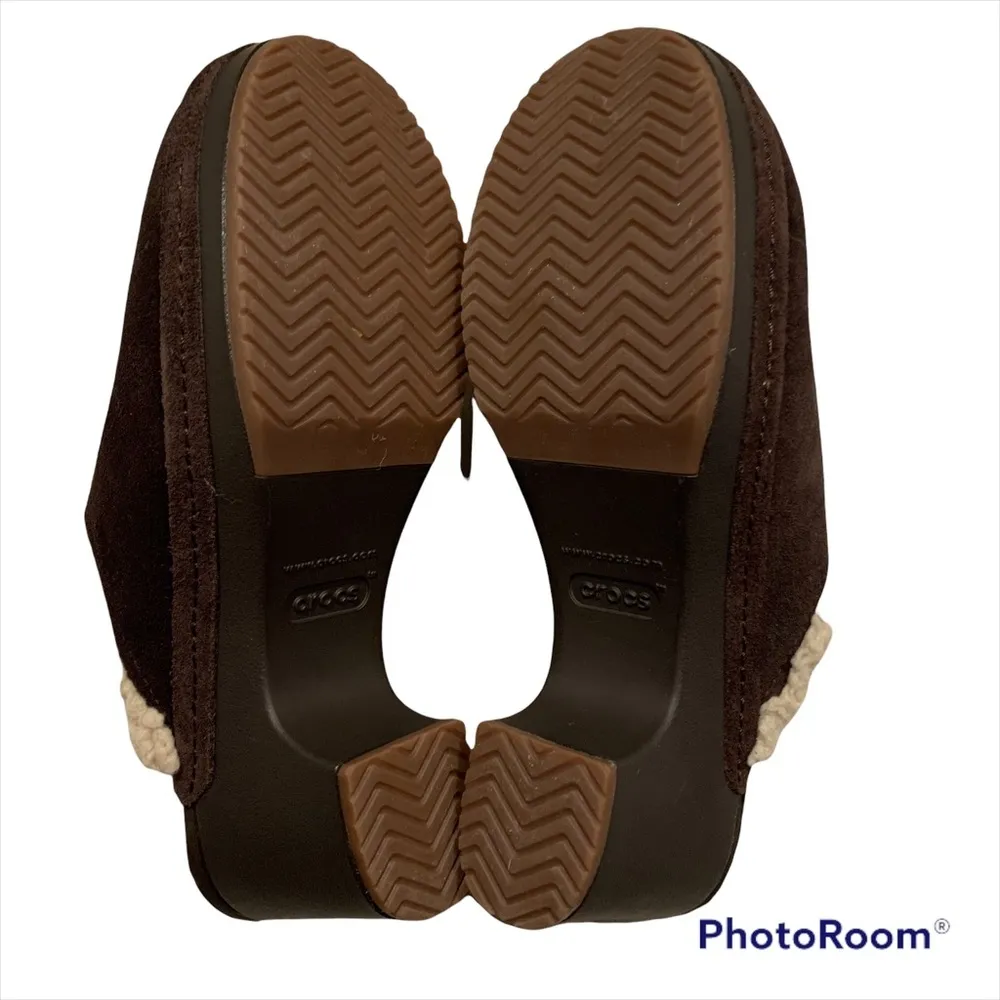 Crocs Cobbler Brown Suede Leather Clogs Mules Faux Sherpa - Image 13