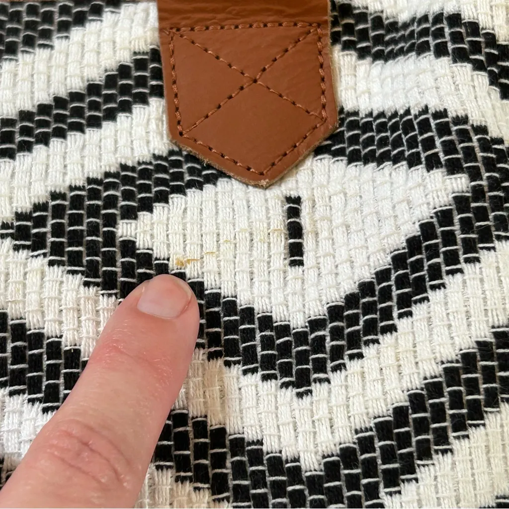 Tribe Alive geometric black white tan canvas textured fabric leather trim bag - Image 5