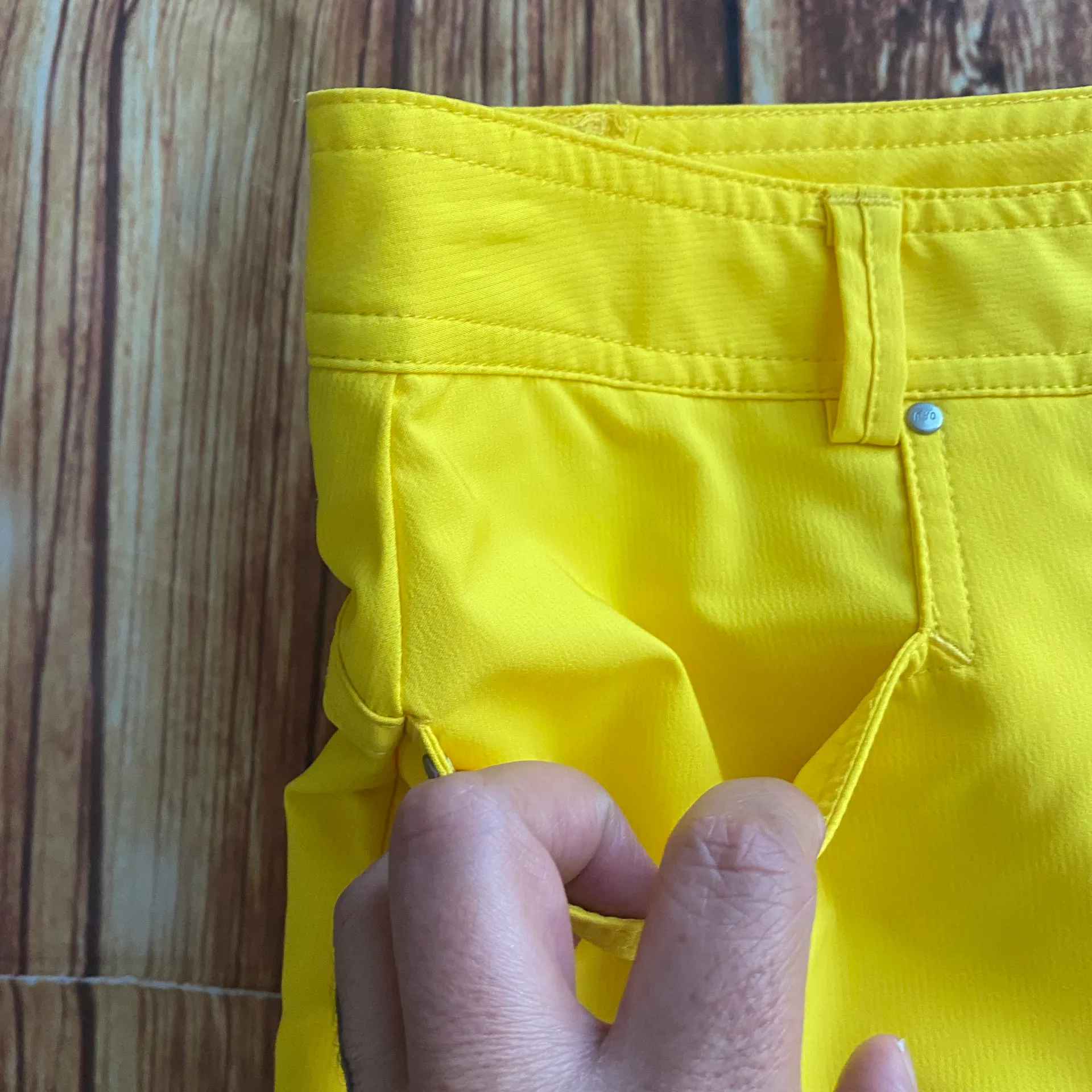 N’vo by Lancot Women's Yellow Skirt Double Layered Shorts Size 4 - Image 5