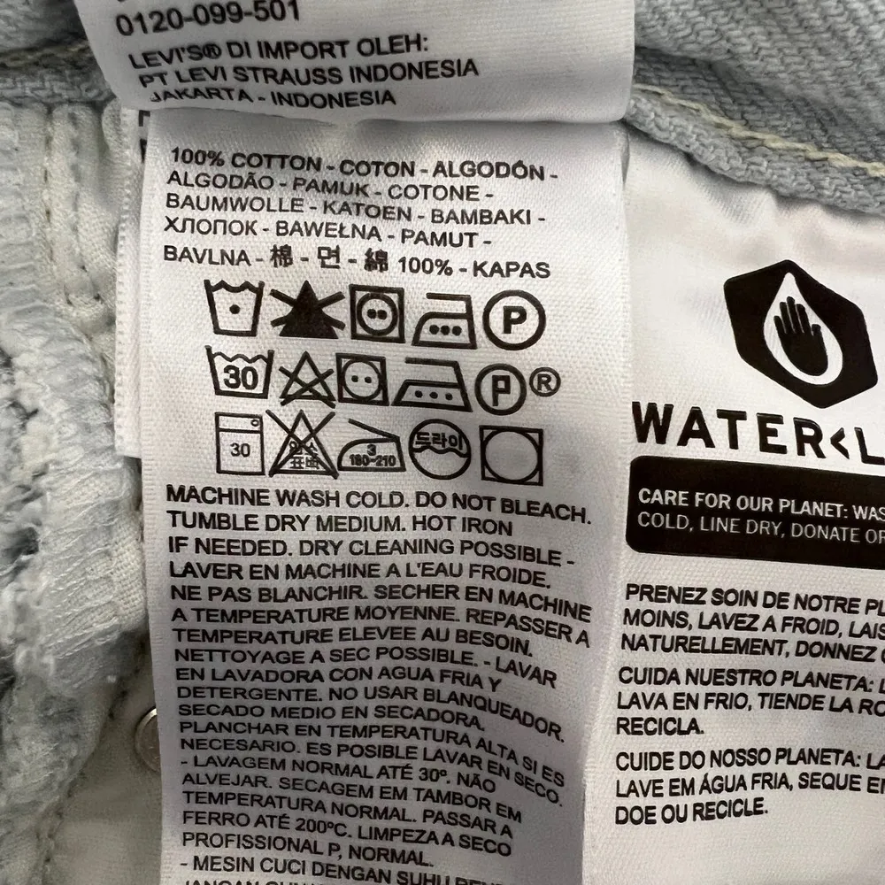 Levi's Women's A-Line Mom Denim Jean Shorts Light Blue Size 24 - Image 7