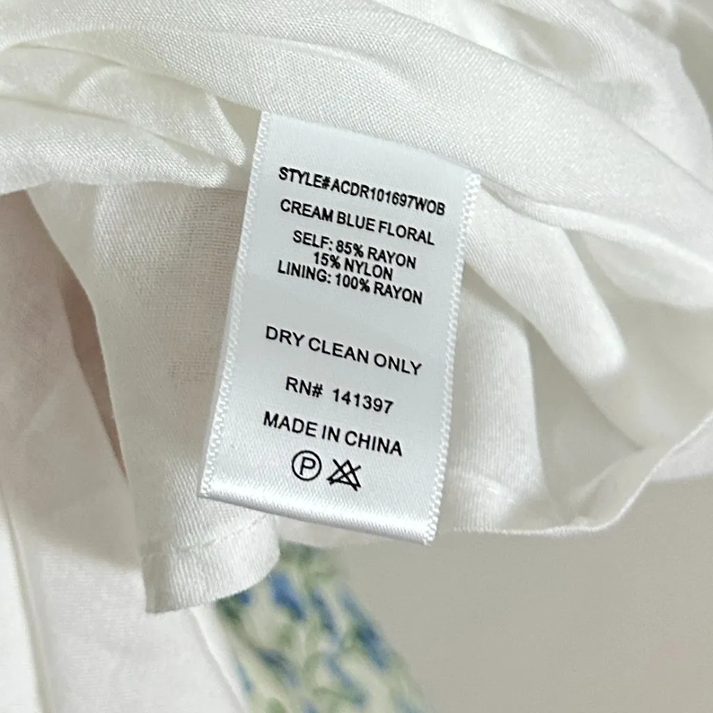 ASTR the Label Florentina Dress in Cream Blue Floral Size Small - Image 8