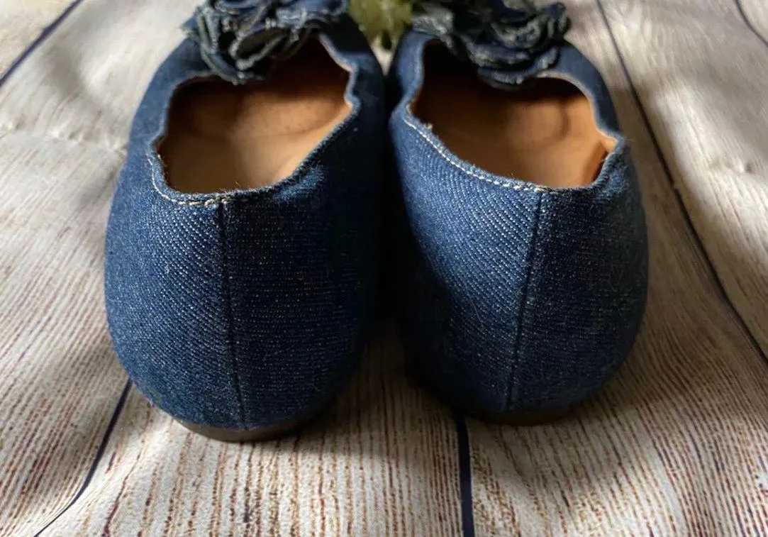 CLARK'S Blue Denim Flats with Flower - Image 5