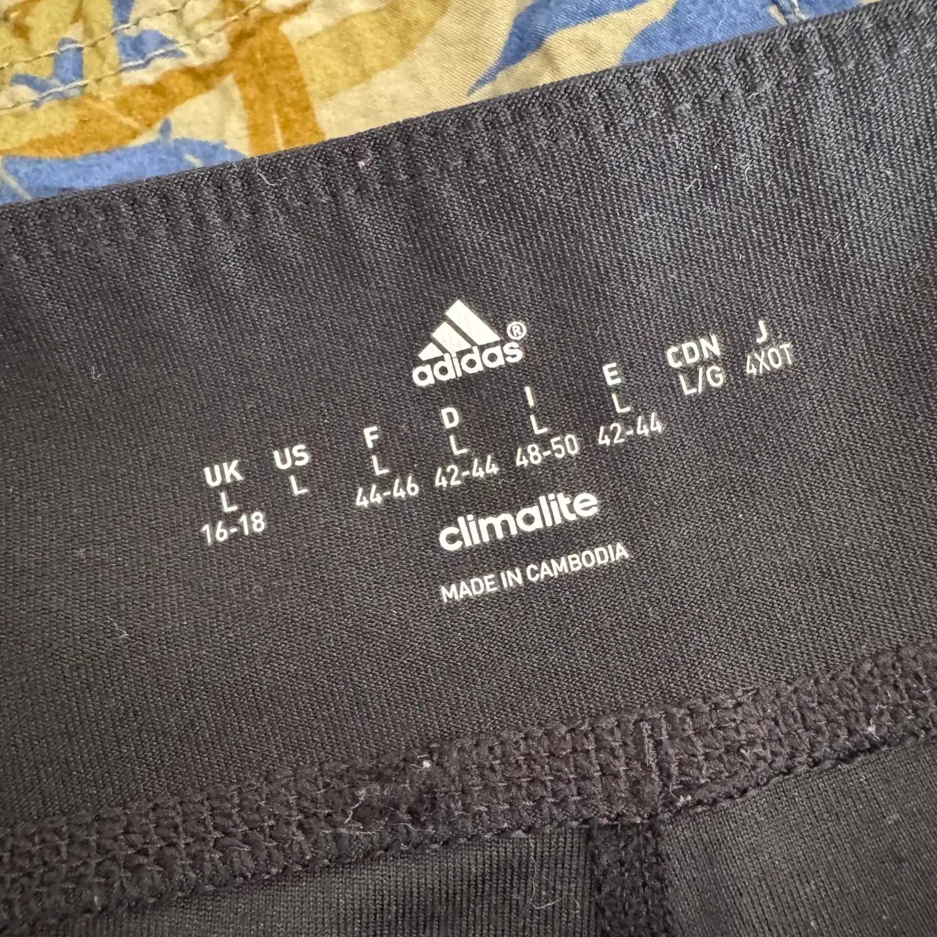 Adidas Large Black Cropped Leggings - Image 3