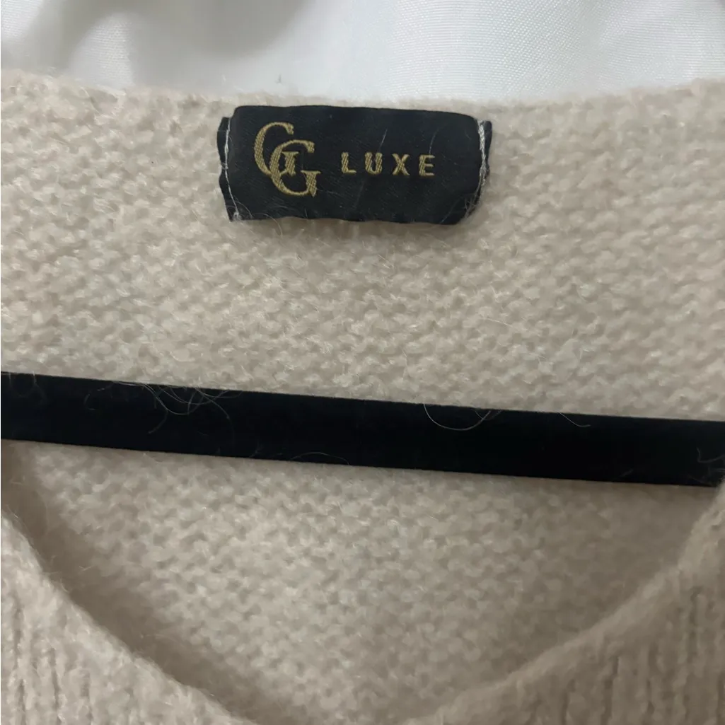 GG LUXE Soft Cream Knit Sweater - Image 2
