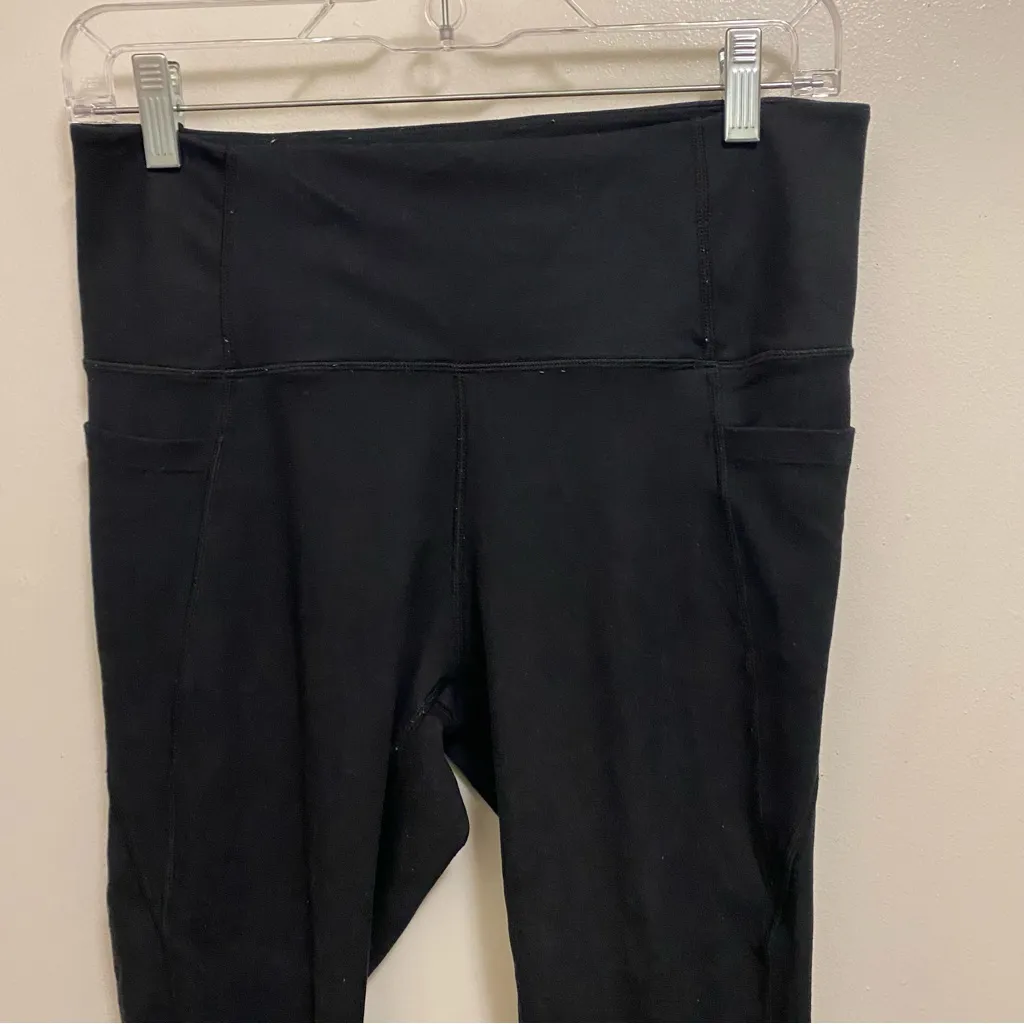 Danskin Womens Black Crop Leggings M Medium Dots At Bottom Of Leg Dance Workout - Image 2