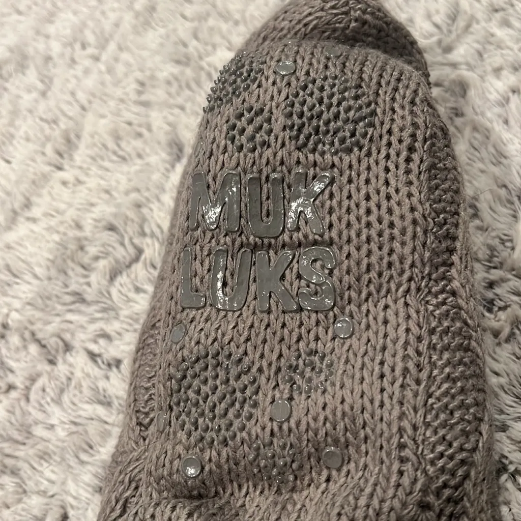 MUK LUKS size S/M Gray - Image 4