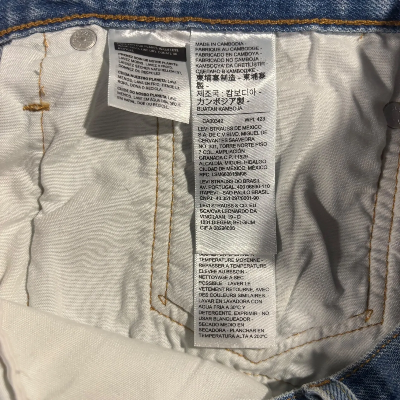 Levi's 501‎ Denim Shorts Women's Size 31 Blue Distressed Ripped Frayed Hem - Image 5