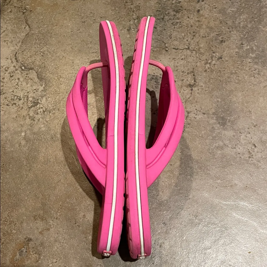 CROCS Pink Crocband Flip Flop Thong Sandals Shoes Womens Size 7 Flats Vacation - Image 8