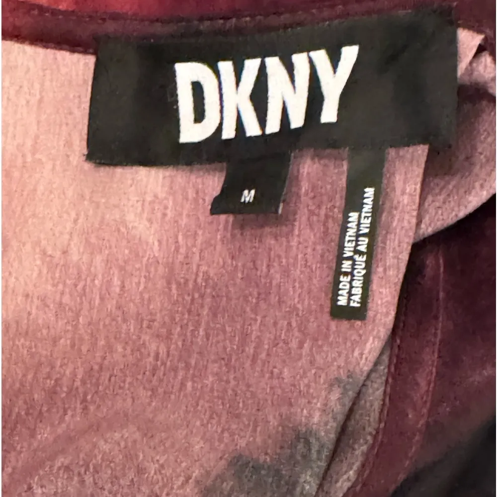 EUC DKNY Bricklane multi Tie-Neck Sleeveless Blouse Size Medium - Image 10