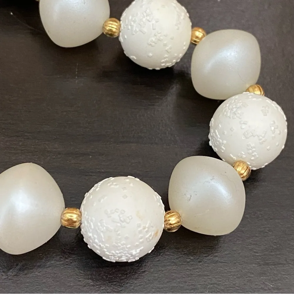 Vintage Unsigned White Acrylic Beads 24”Necklace - Image 6