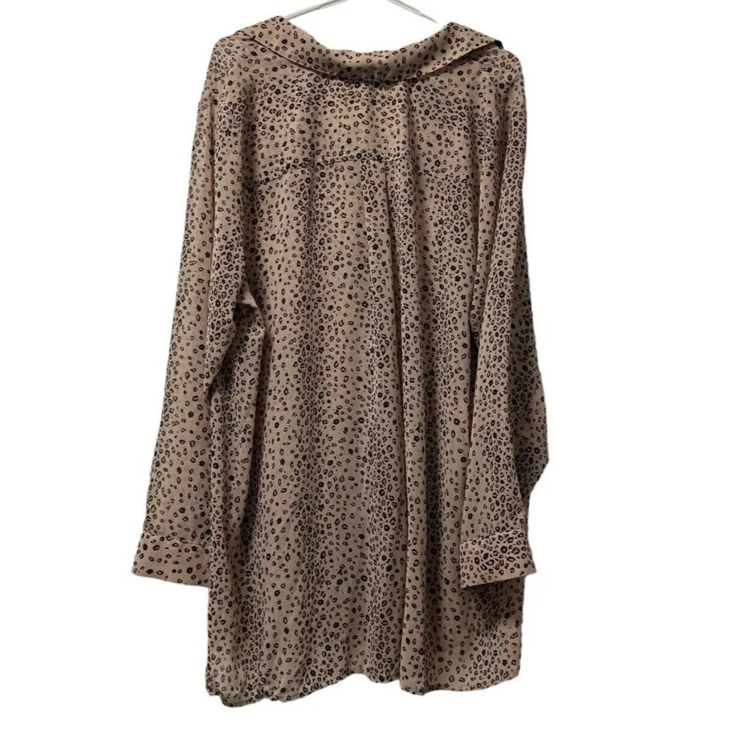 Torrid Size 2‎ Button Top Tunic Blouse Sheer Cheetah Runched Lightweight Modern - Image 2
