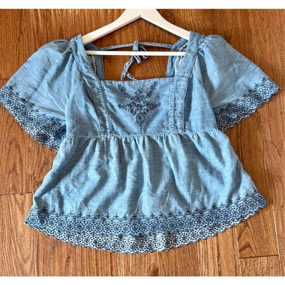 Old navy denim embroidered eyelet ruffle sleeve top m - Image 10