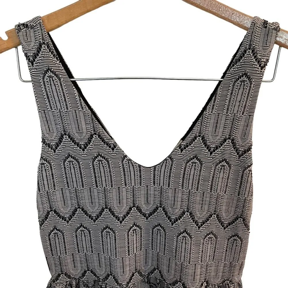 Lucky Brand Women’s Patterned Fit & Flare Dress V-Neck Sleeveless Lined Small - Image 4