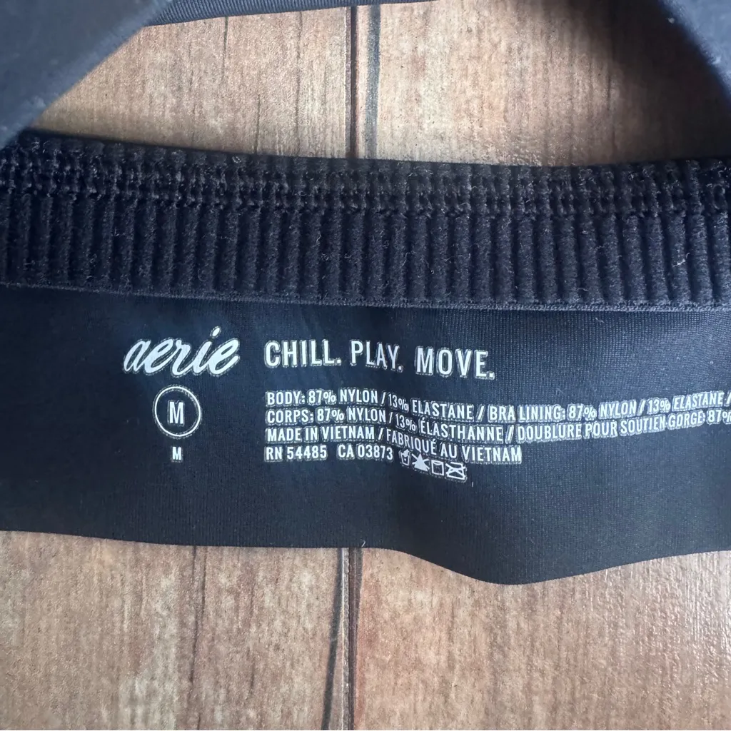 Aerie Black Chill Play Move Padded Sports Bra Open Back Racerback Size Medium - Image 4