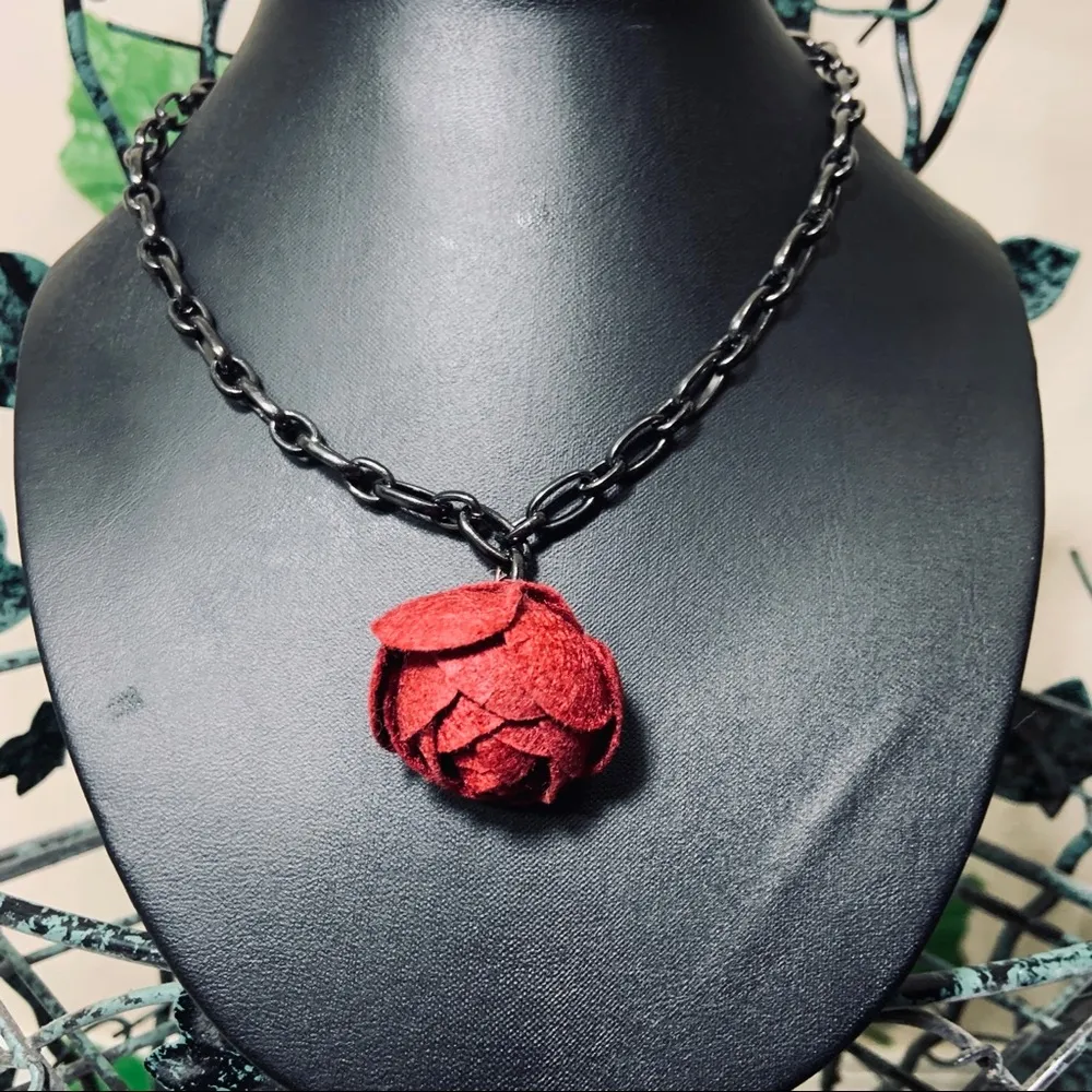 Red Rose Goth Punk Chunky Necklace New - Image 4