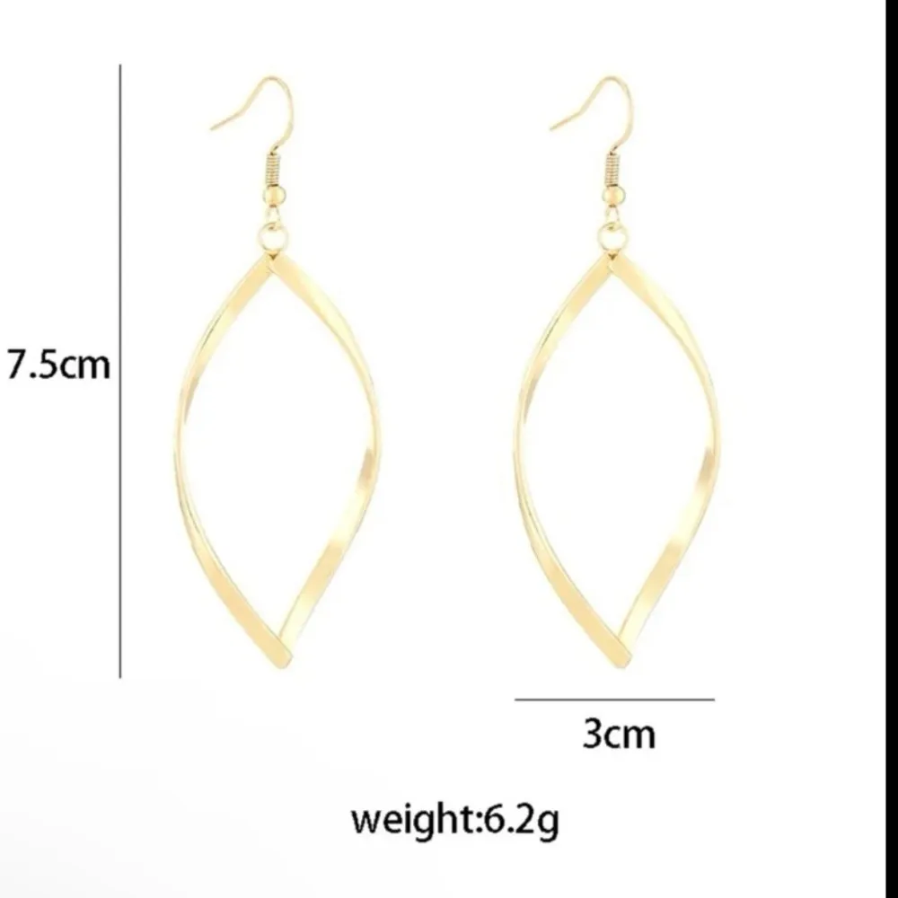 ✨ 18k gold tone earrings ✨​​​​​ - Image 3
