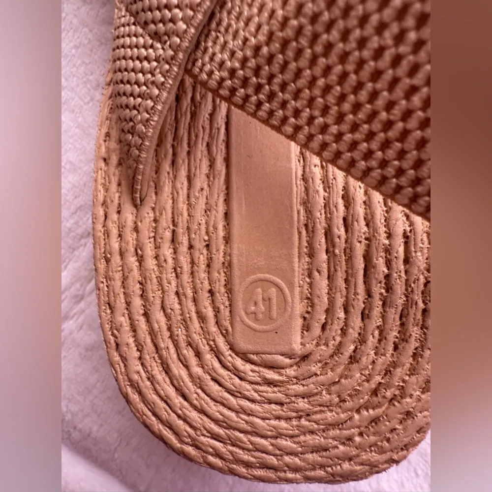 NWT Women's Soft Platform Arch Support Sandals Elastic Straps Lightweight Soda Tan Size 10 - Image 14