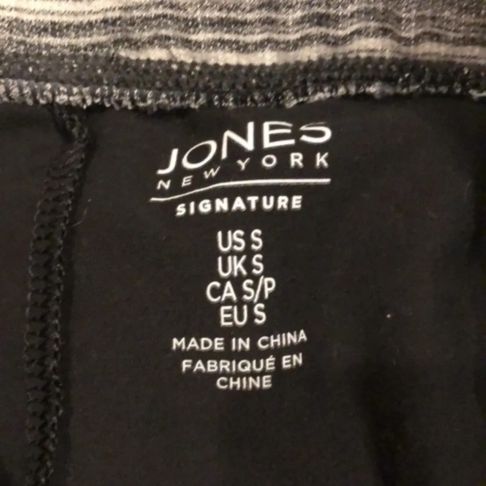 Jones New York Signature Women Grey Athletic Skort Size Small - Image 6