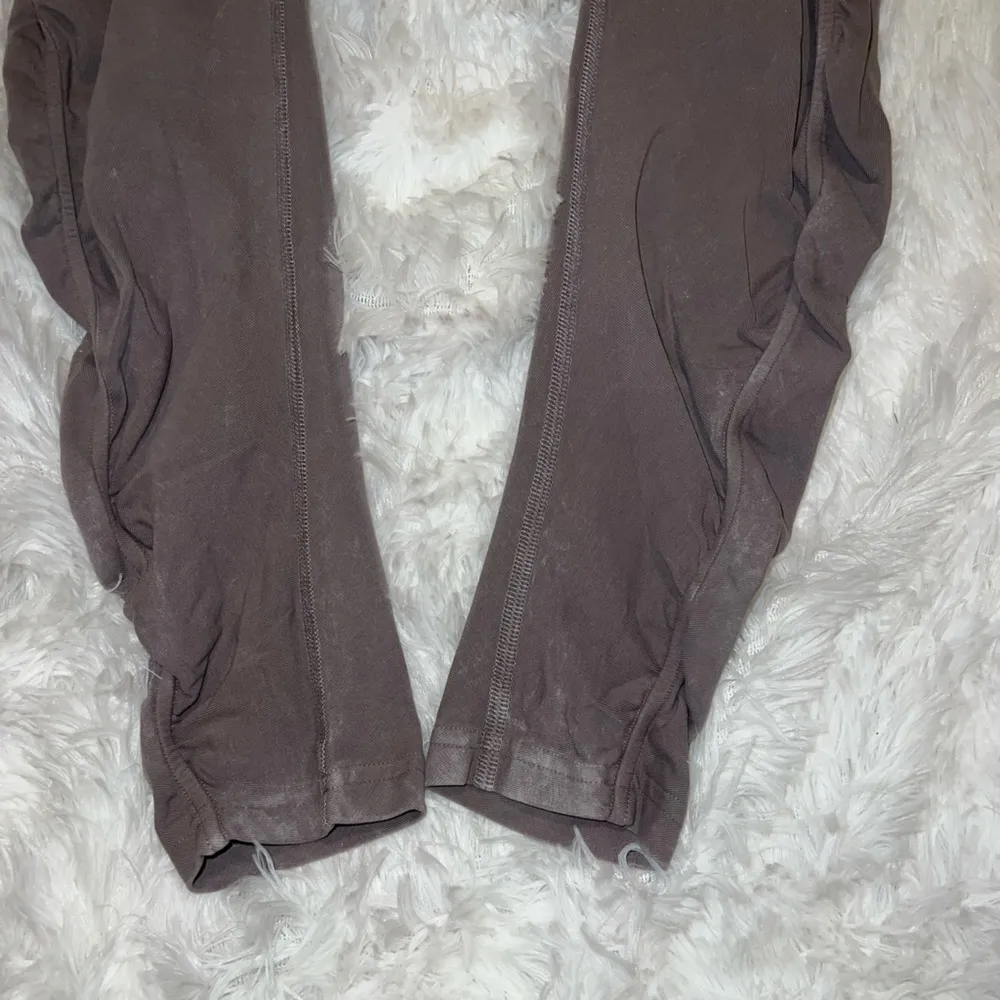 Lululemon Inner Glow Tight 28" Washed Half Moon size 6 - Image 4