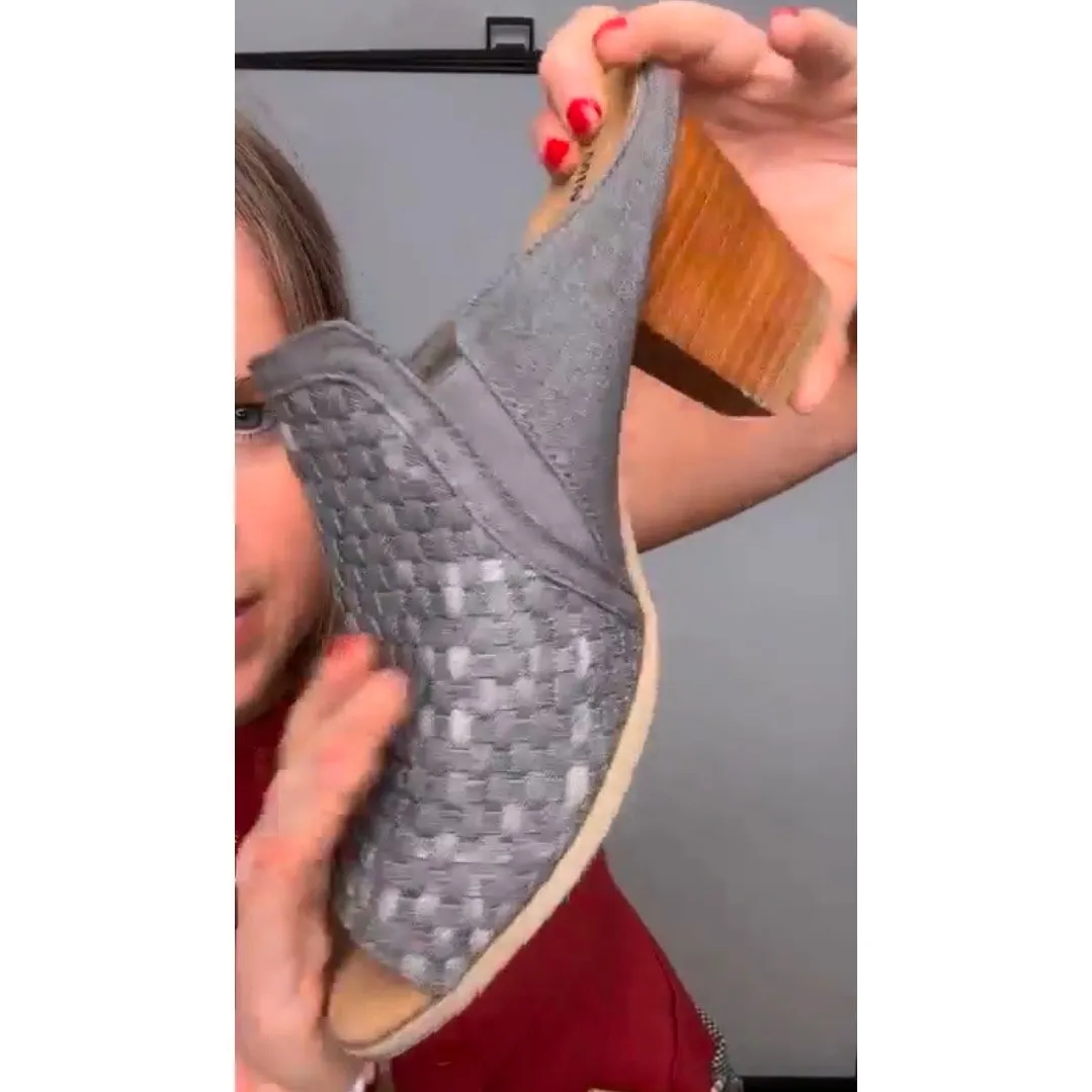 MINNETONKA Grey Denim Woven Mona Peep-toe Slide Heeled Sandal Size 10 / Euro 41 - Image 6