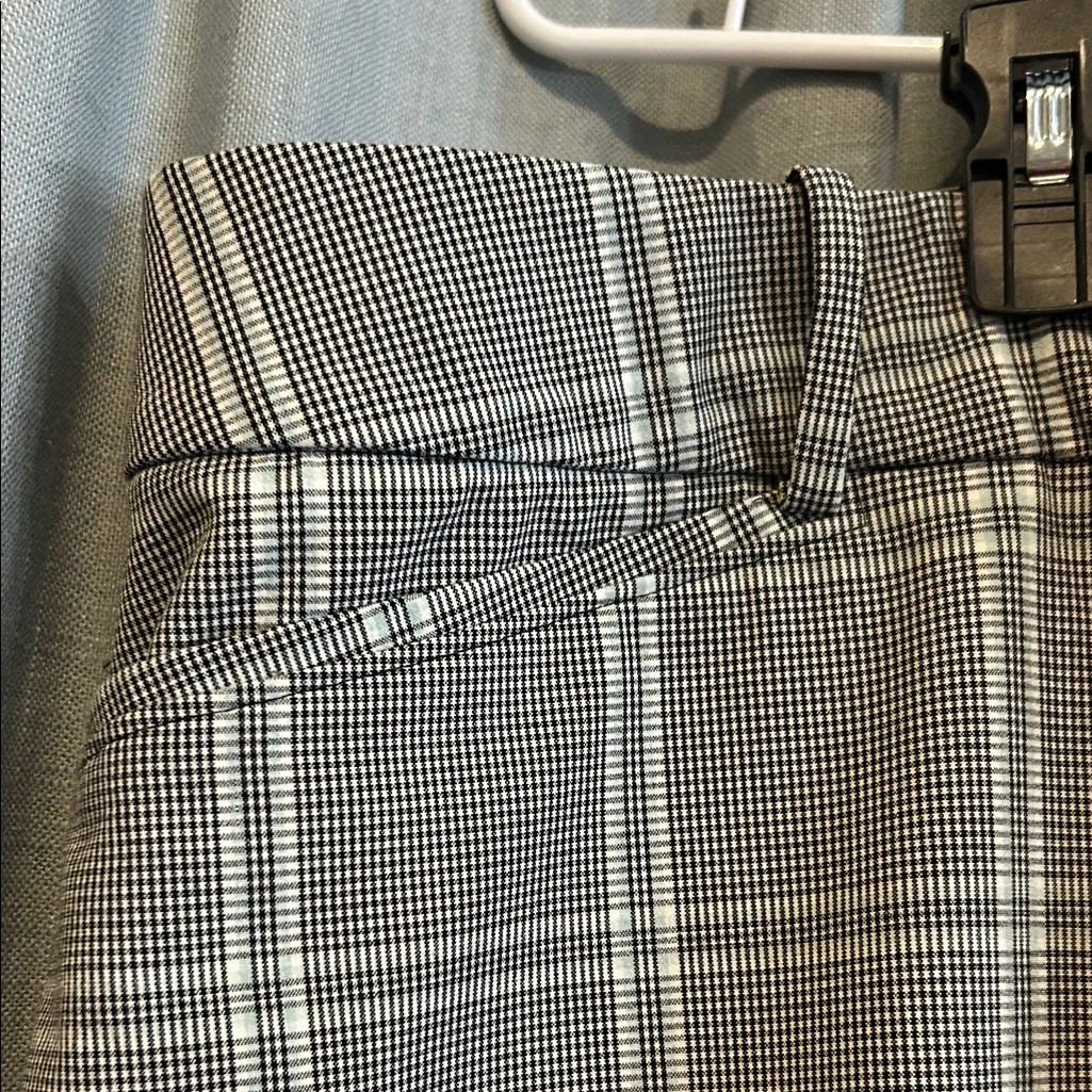 Ava & Viv Women's Gray Plaid Cropped Pants NWT - Image 5