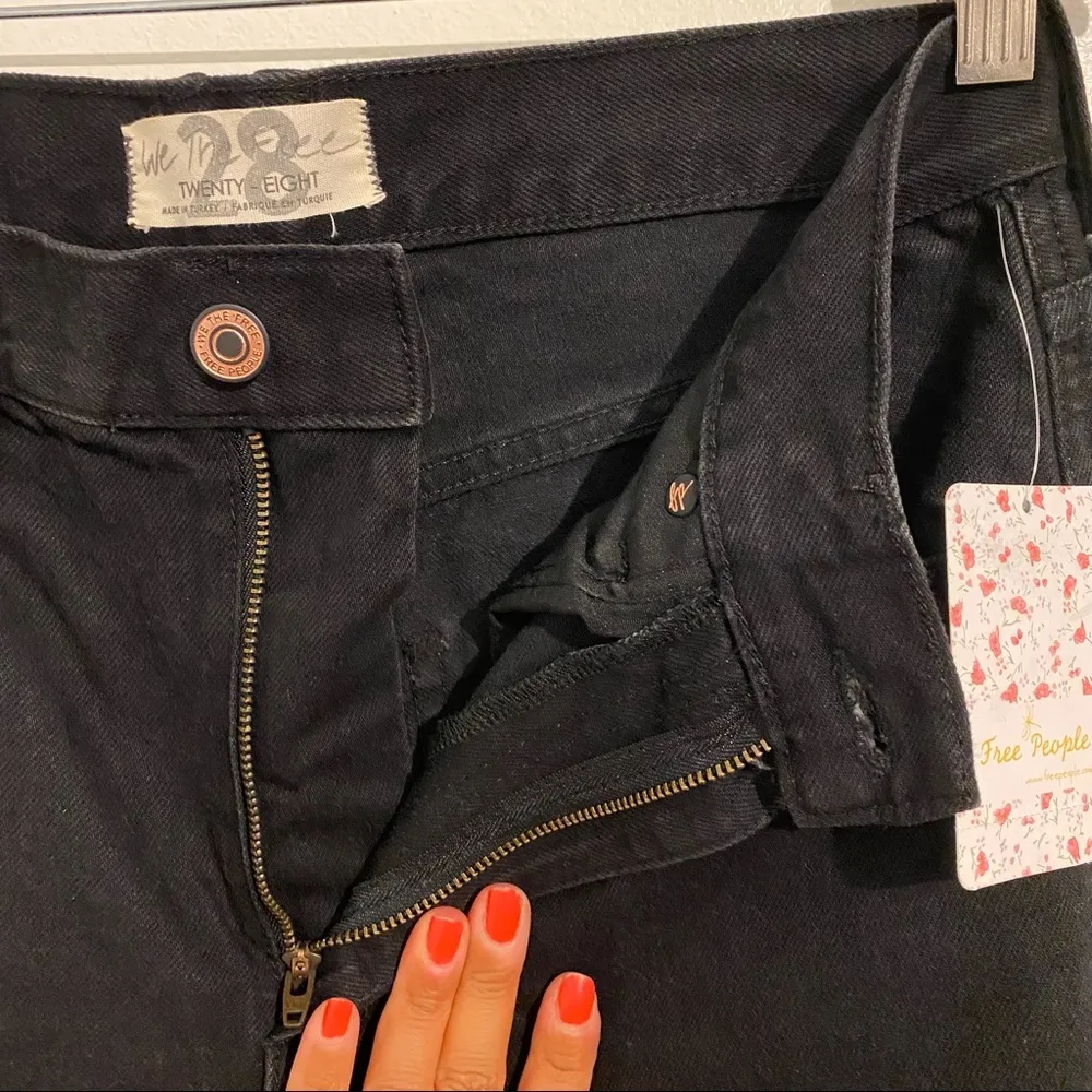 Free People We The Free Stove Pipe Jeans color “Black Out” size 28 🆕 - Image 8