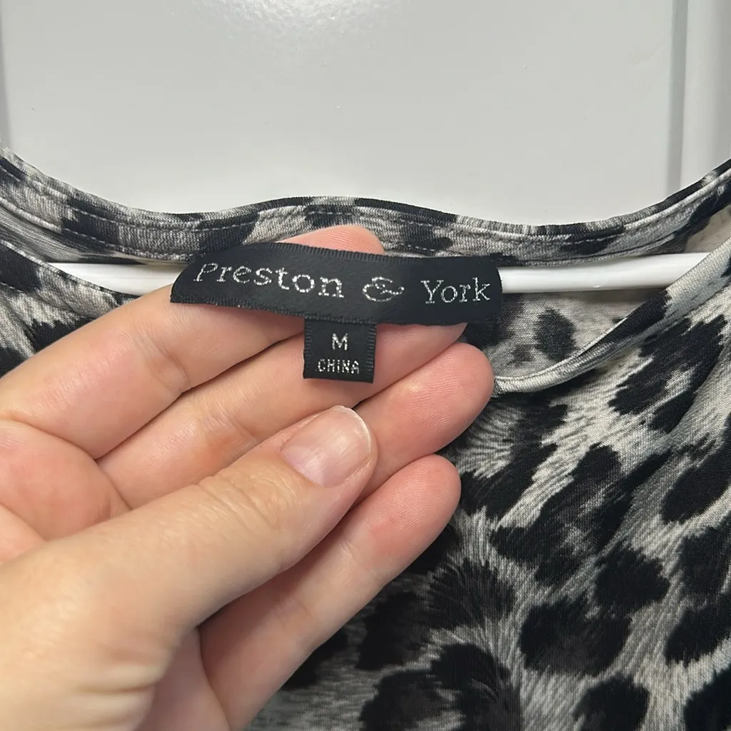 Preston & York Women’s Knee Length Animal Print Sleeveless Dress‎ Medium - Image 4