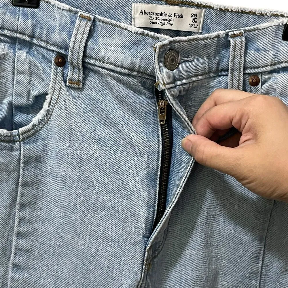 Abercrombie & Fitch Ultra High Rise 90s Straight Jean Light With Vent Hem 29 S - Image 7