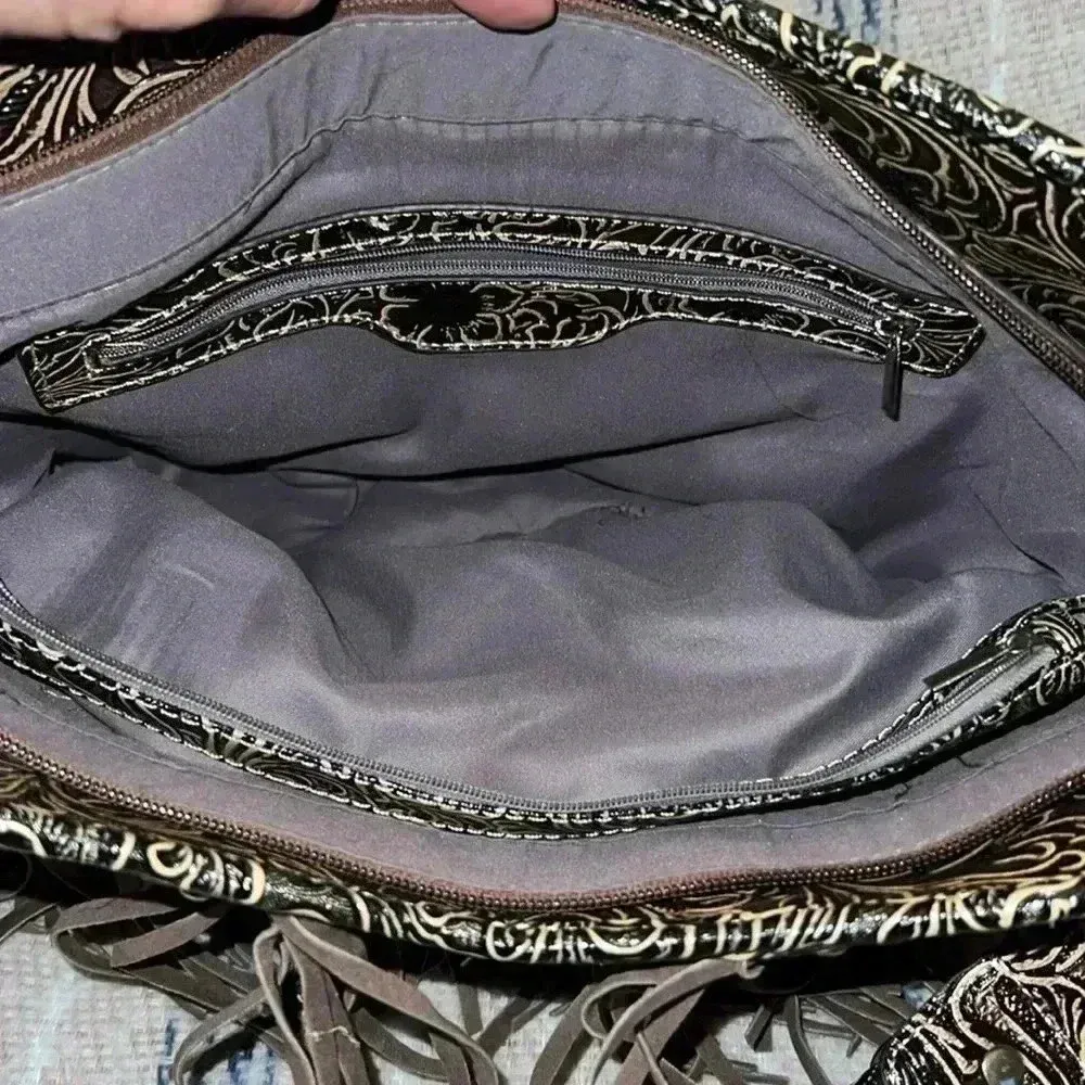 Western Shoulder Bag with Fringe Brown - Image 4