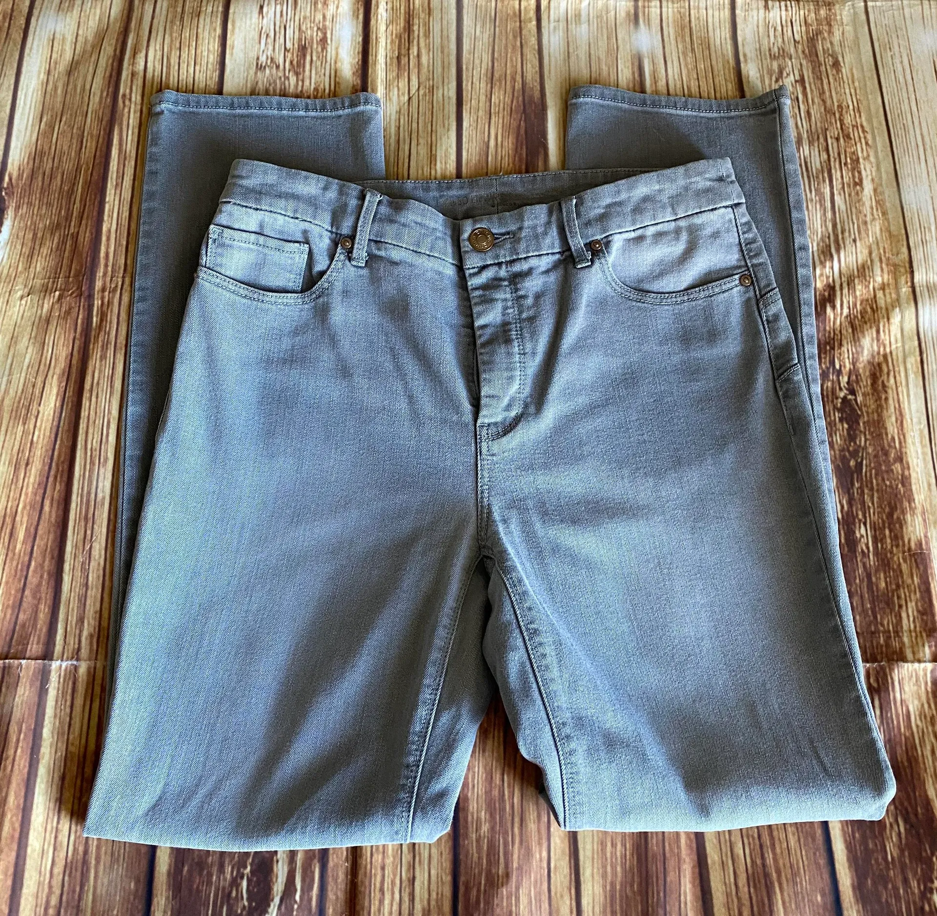 Chico's  Women’s So Lifting Slim Leg Gray Jeans Sz 0.5/6R - Image 5