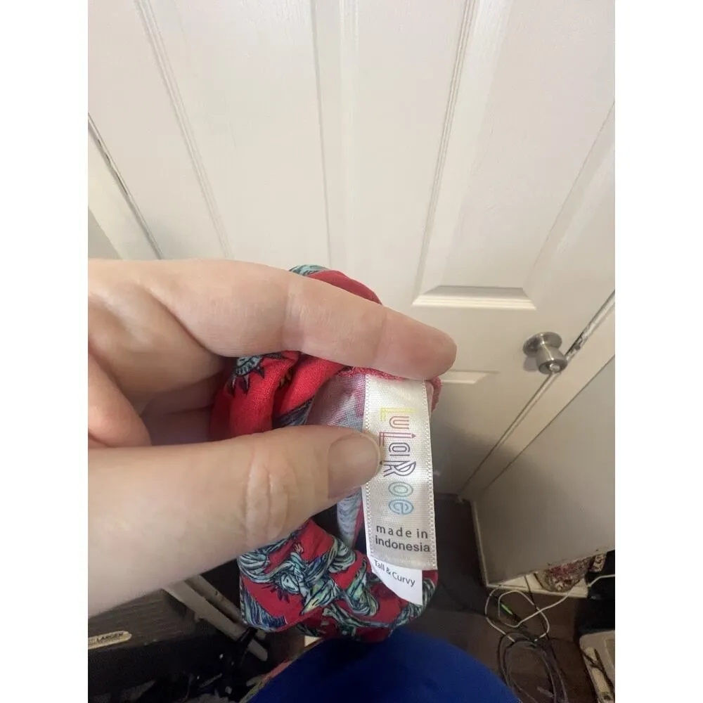 LuLaRoe Women's Tall and Curvy Leggings Size 12-18 Statue Of Liberty Themed - Image 3