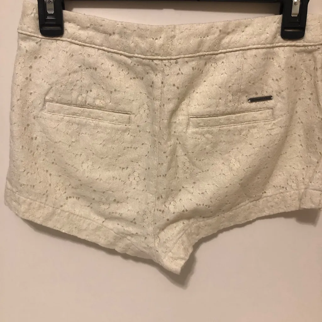 Abercrombie‎ & Fitch lace style cream shorts womens size 25 0 short shorts - Image 4