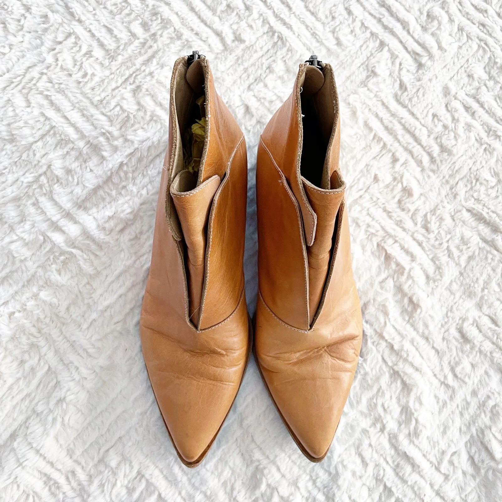 LD Tuttle The Ash Ankle Boot in Tan Leather Size 9 - Image 4