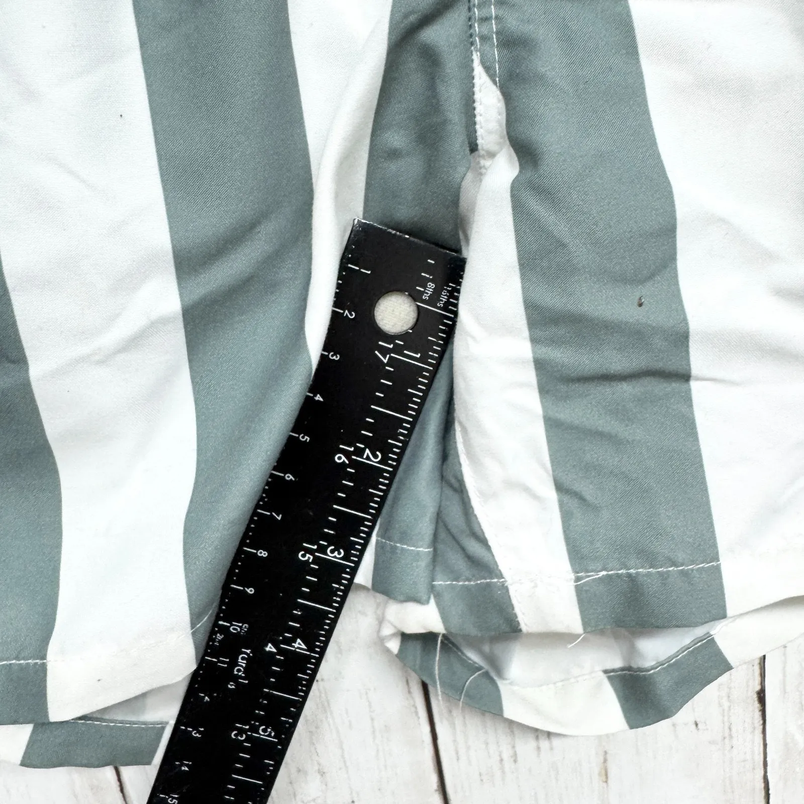 ASOS Short Women Size 2XS To Fit Waist 28" Green Cream Stripe Pull On Shorts - Image 2