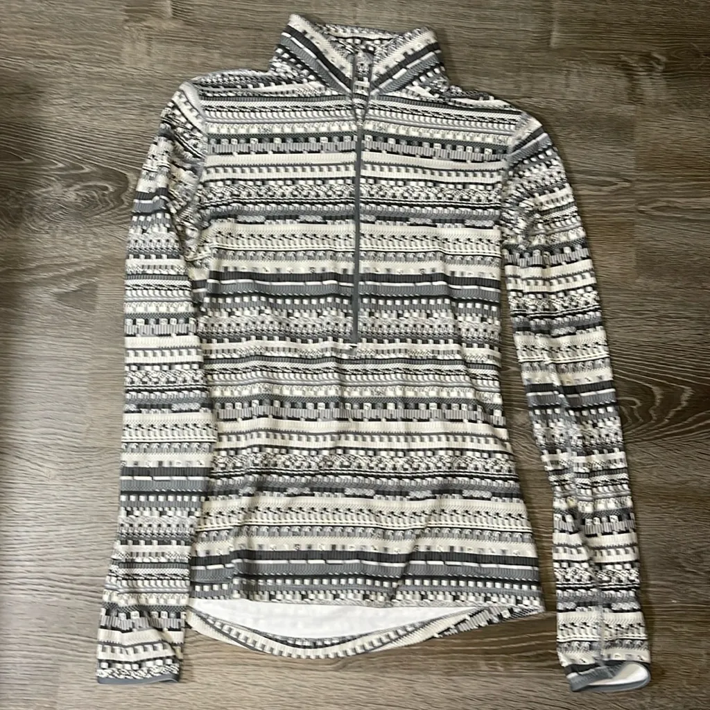 Nike Pro Women’s Hyperwarm Half-zip Training Top Sz Medium Grey Black‎ - Image 2