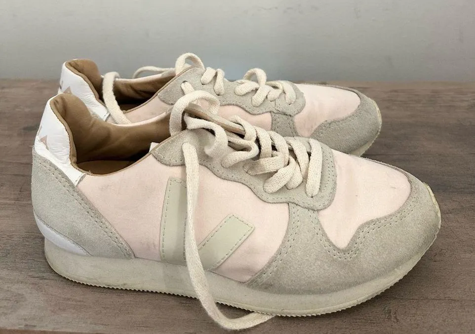 Veja bastille holiday quartz pink athletic size 5 shoe workout - Image 3