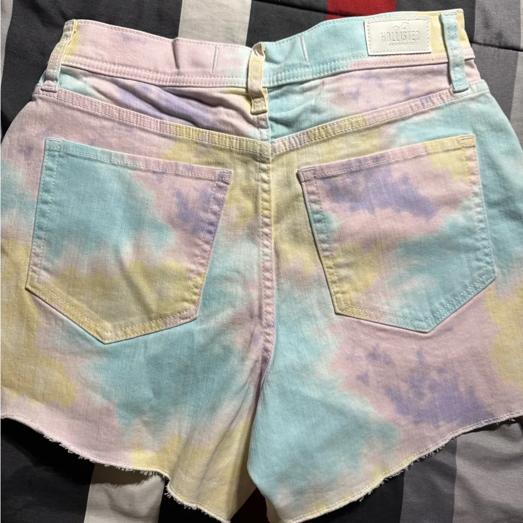 Hollister High Rise Vintage Shorts 4” - Image 2