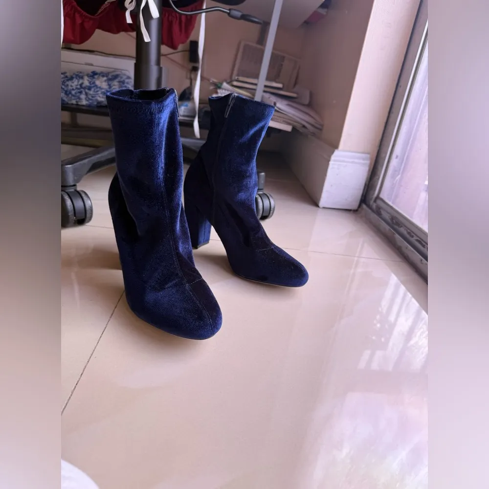 Madden Girl Fantaysa Velvet Bootie (Navy) 6.5 bootie zipper - Image 15