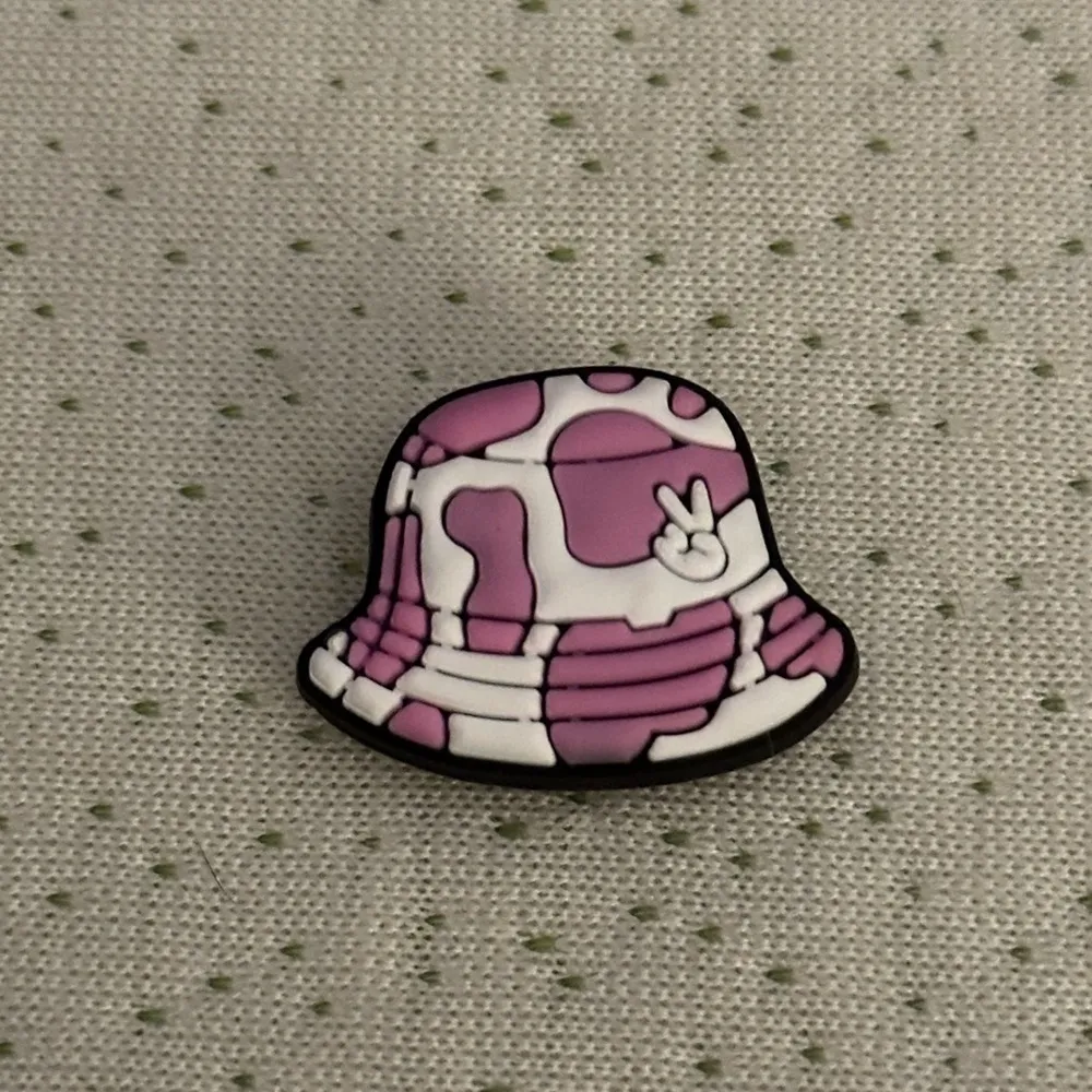 Jibbitz Purple Hat Croc Charms NWT White Size undefined - Image 2