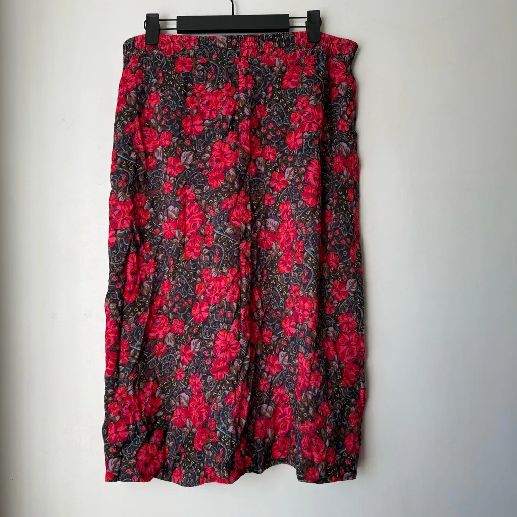 Vintage 80s Norton McNaughton Black Pink Floral Midi Skirt 6 - Image 2