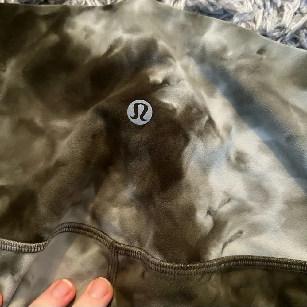 lululemon green diamond dye 25" align leggings size 10 - Image 3