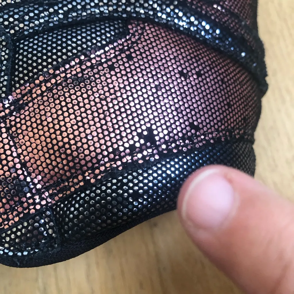 Air 1 Jordan Hi OG Fearless women’s size 7.5 maroon black streetwear - Image 4