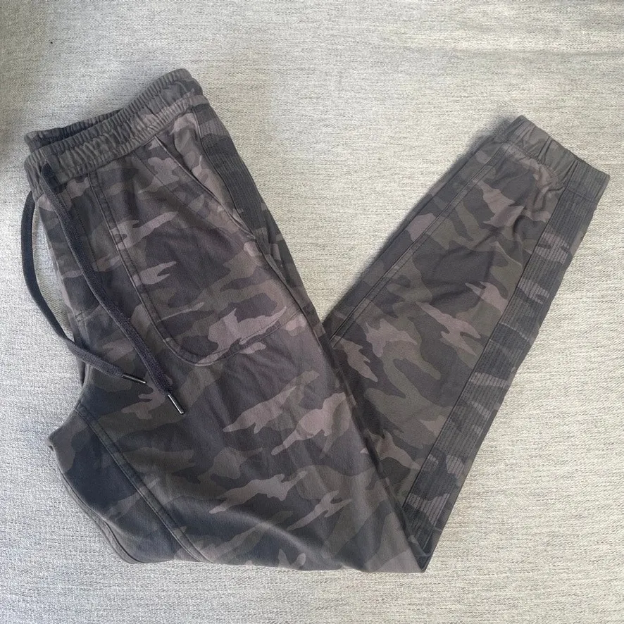 ATHLETA Camo Farallon Jogger 2 Extra Small Elastic‎ Waist Brown Olive Green - Image 2