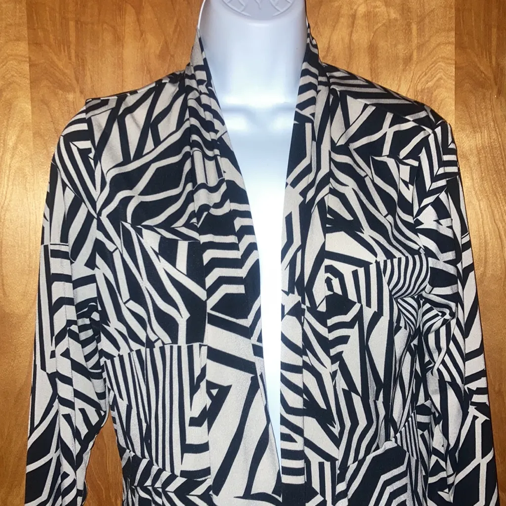 Black & White Zigzag Striped Dressbarn Shirt - Image 2