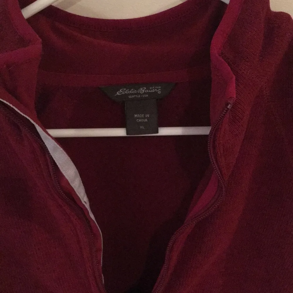 Eddie Bauer  wine light fleece jacket - Image 2