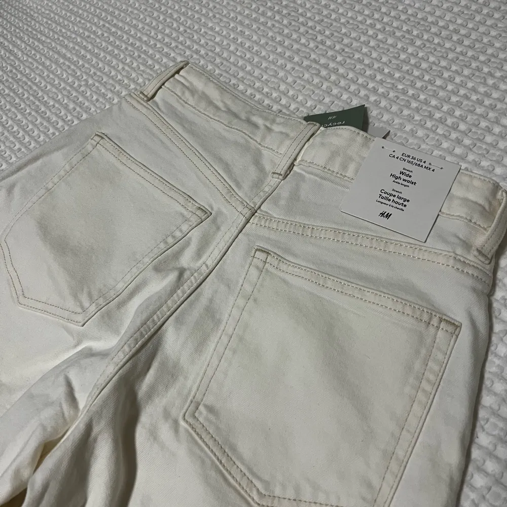 H&M Women's Off-White Wide Leg Jeans - Image 3