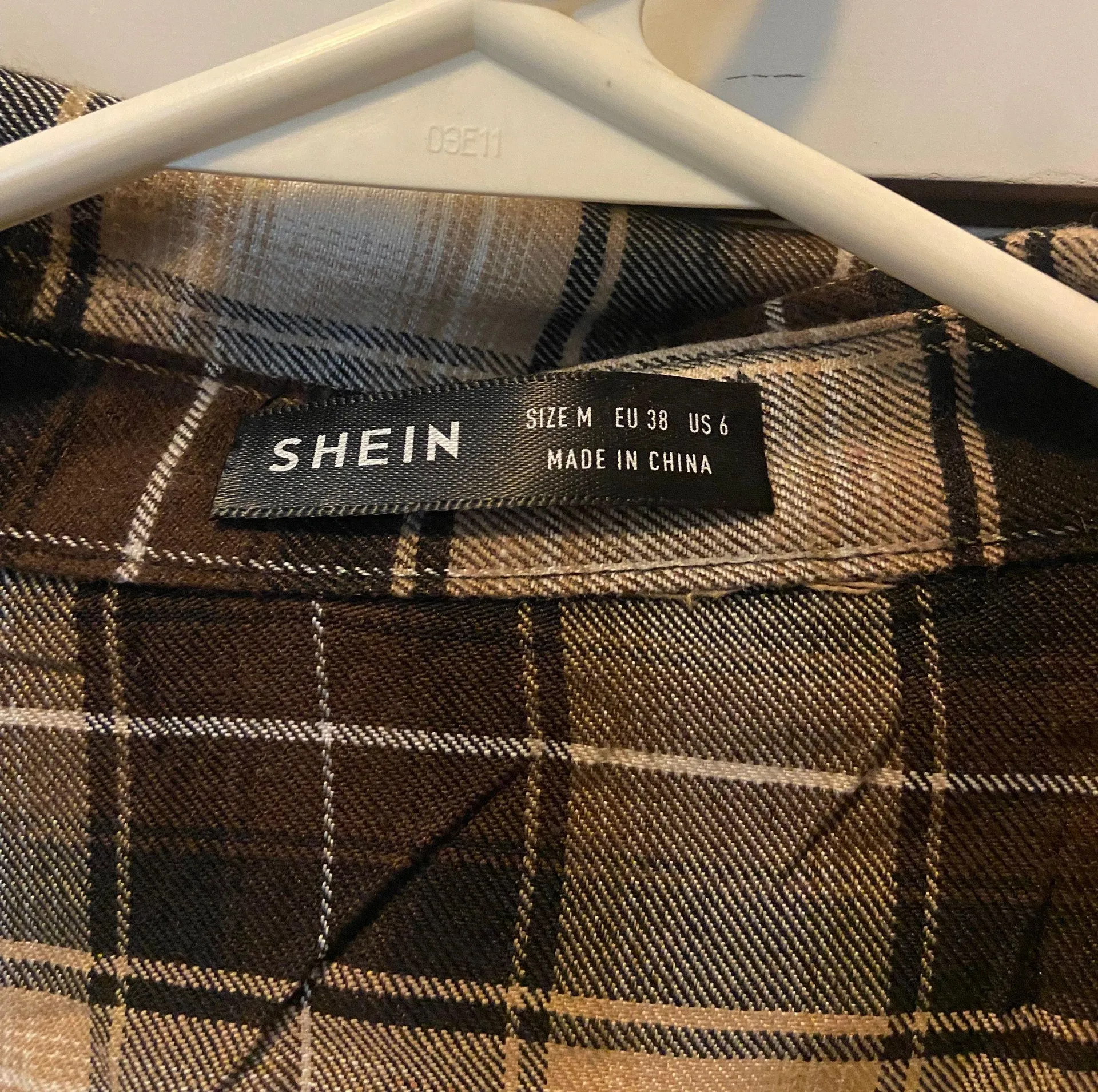 SheIn Cropped Flannel - Image 3