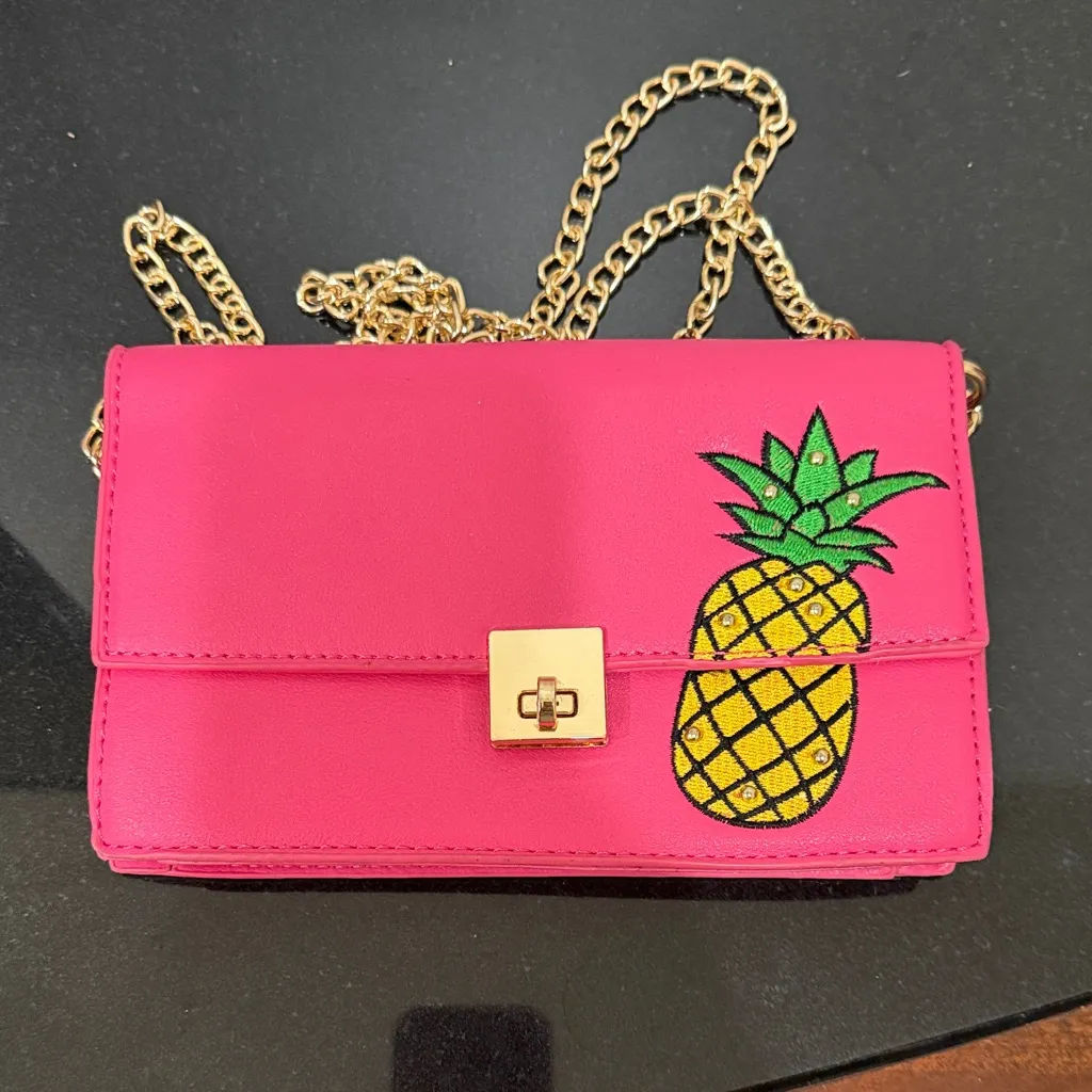 Olivia Miller Fuchsia Pineapple Clutch with Gold Chain - Image 12